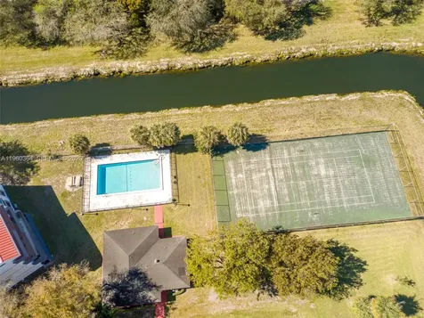 5800 SW 127th Avenue Miami FL 33183