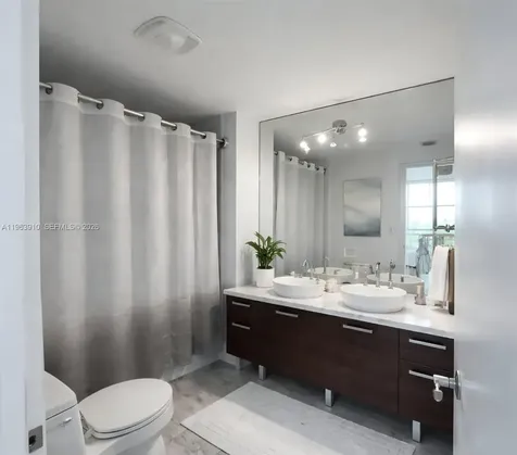 253 NE 2nd Street Miami FL 33132