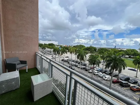 253 NE 2nd Street Miami FL 33132