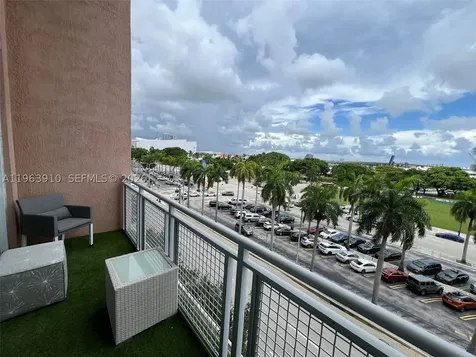253 NE 2nd Street Miami FL 33132