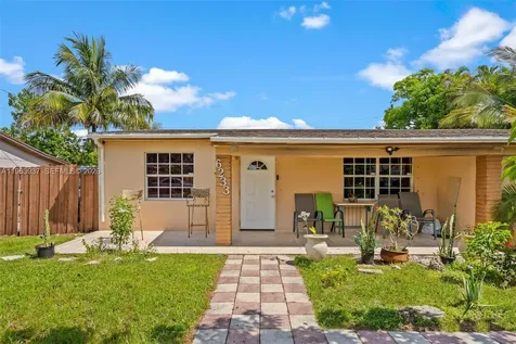 6233 Rodman Street Hollywood FL 33023