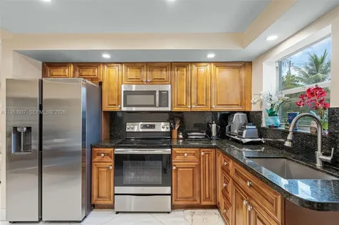 6233 Rodman Street Hollywood FL 33023
