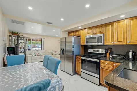 6233 Rodman Street Hollywood FL 33023