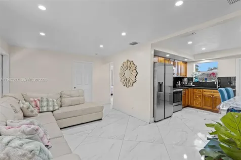 6233 Rodman Street Hollywood FL 33023