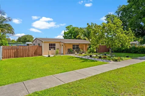 6233 Rodman Street Hollywood FL 33023