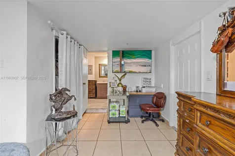 6233 Rodman Street Hollywood FL 33023