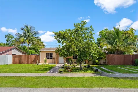 6233 Rodman Street Hollywood FL 33023
