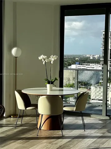 Miami FL 33137