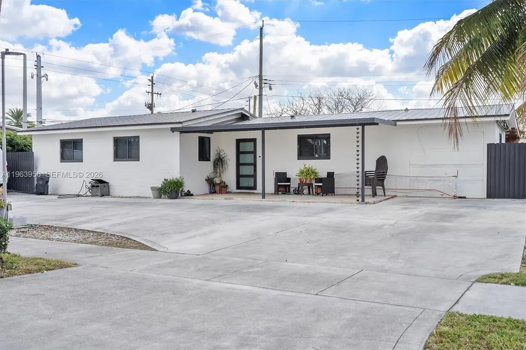 7810 NW 174th Terrace Hialeah FL 33015