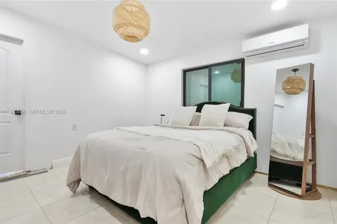 7810 NW 174th Terrace Hialeah FL 33015