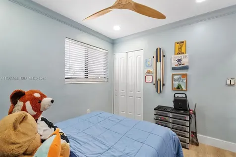 7810 NW 174th Terrace Hialeah FL 33015