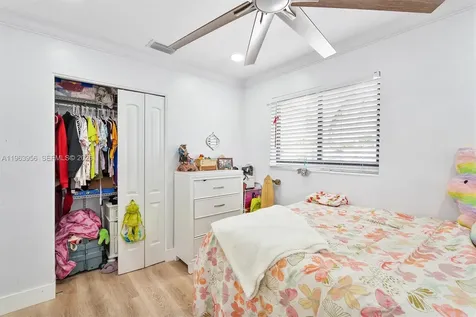 7810 NW 174th Terrace Hialeah FL 33015