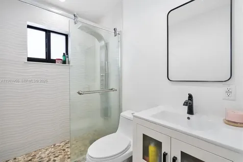 7810 NW 174th Terrace Hialeah FL 33015