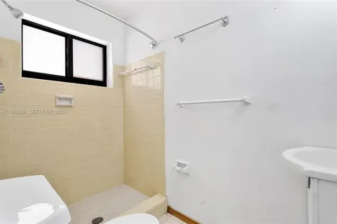 7810 NW 174th Terrace Hialeah FL 33015