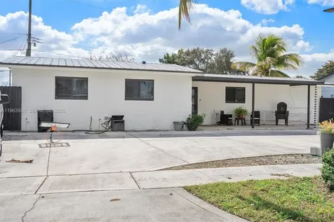 7810 NW 174th Terrace Hialeah FL 33015