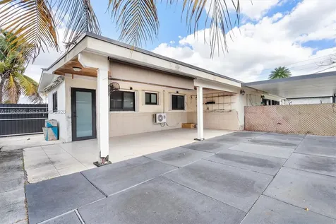 7810 NW 174th Terrace Hialeah FL 33015