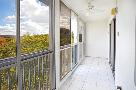1301 SW 135th Terrace Pembroke Pines FL 33027