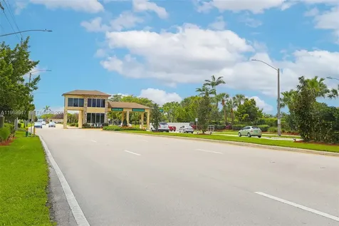 1301 SW 135th Terrace Pembroke Pines FL 33027