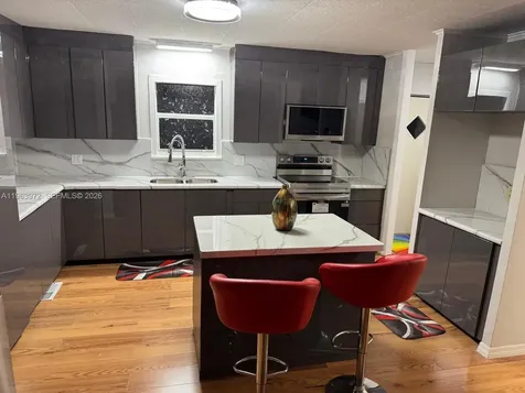 1721 SW 84th Avenue Davie FL 33324