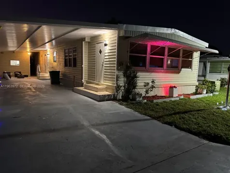 1721 SW 84th Avenue Davie FL 33324