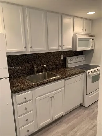 290 Sunrise Drive Key Biscayne FL 33149