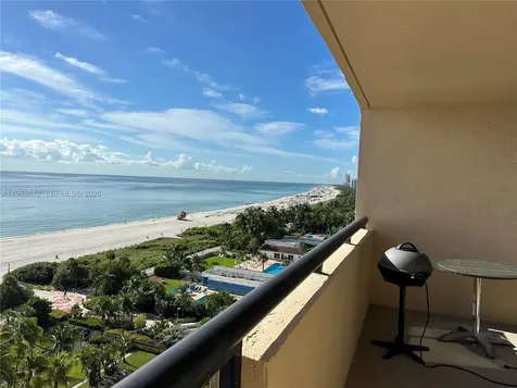 2555 Collins Avenue Miami Beach FL 33140