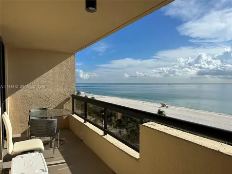 2555 Collins Avenue Miami Beach FL 33140