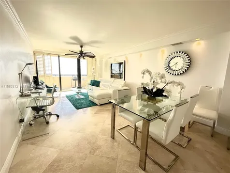 2555 Collins Avenue Miami Beach FL 33140