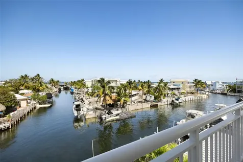 1515 Aqueduct Lane Key Largo FL 33037