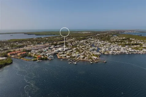1515 Aqueduct Lane Key Largo FL 33037