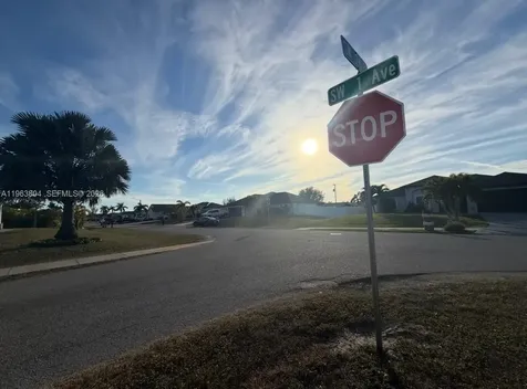 2610 SW 1st Avenue Cape Coral FL 33914