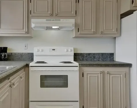 4047 NW 16 Lauderhill FL 33313