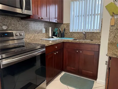 8821 W Flagler Street Miami FL 33174