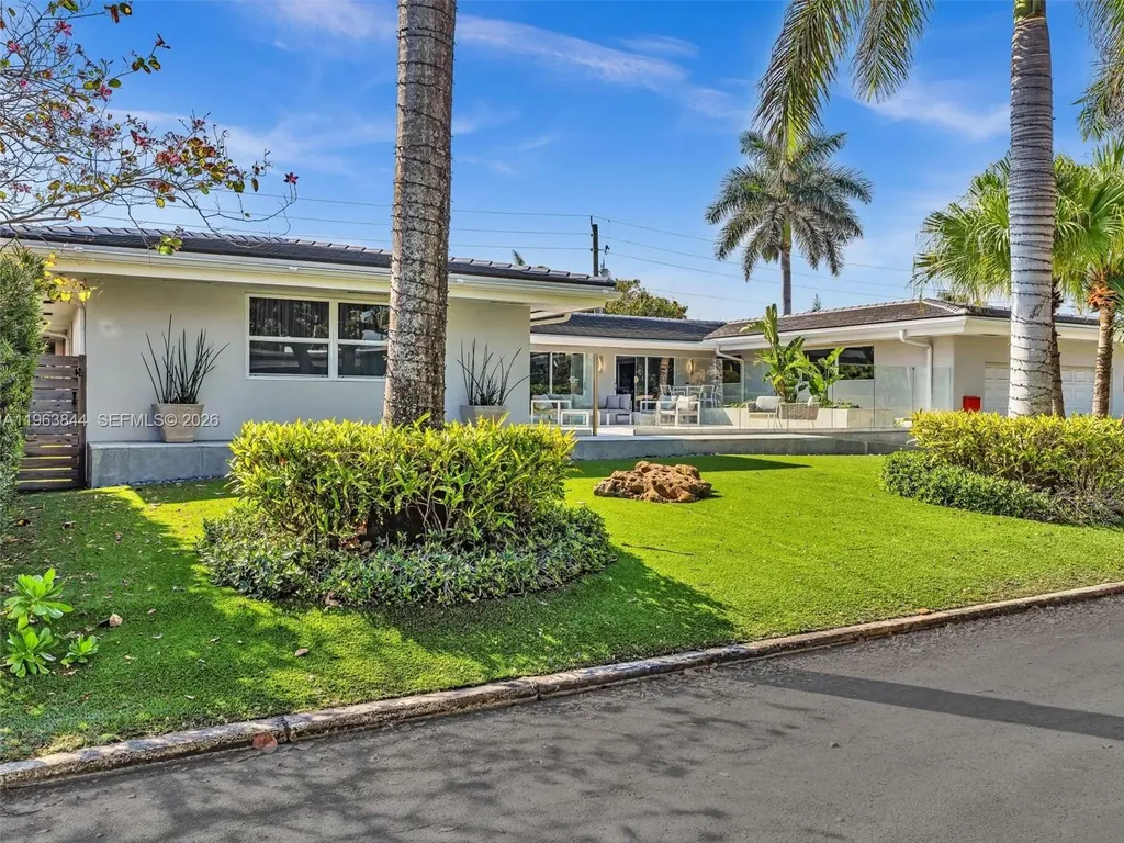 840 S Southlake Drive Hollywood FL 33019