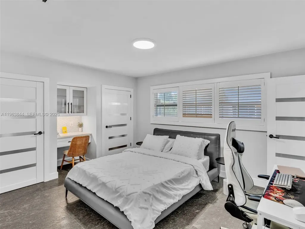 840 S Southlake Drive Hollywood FL 33019