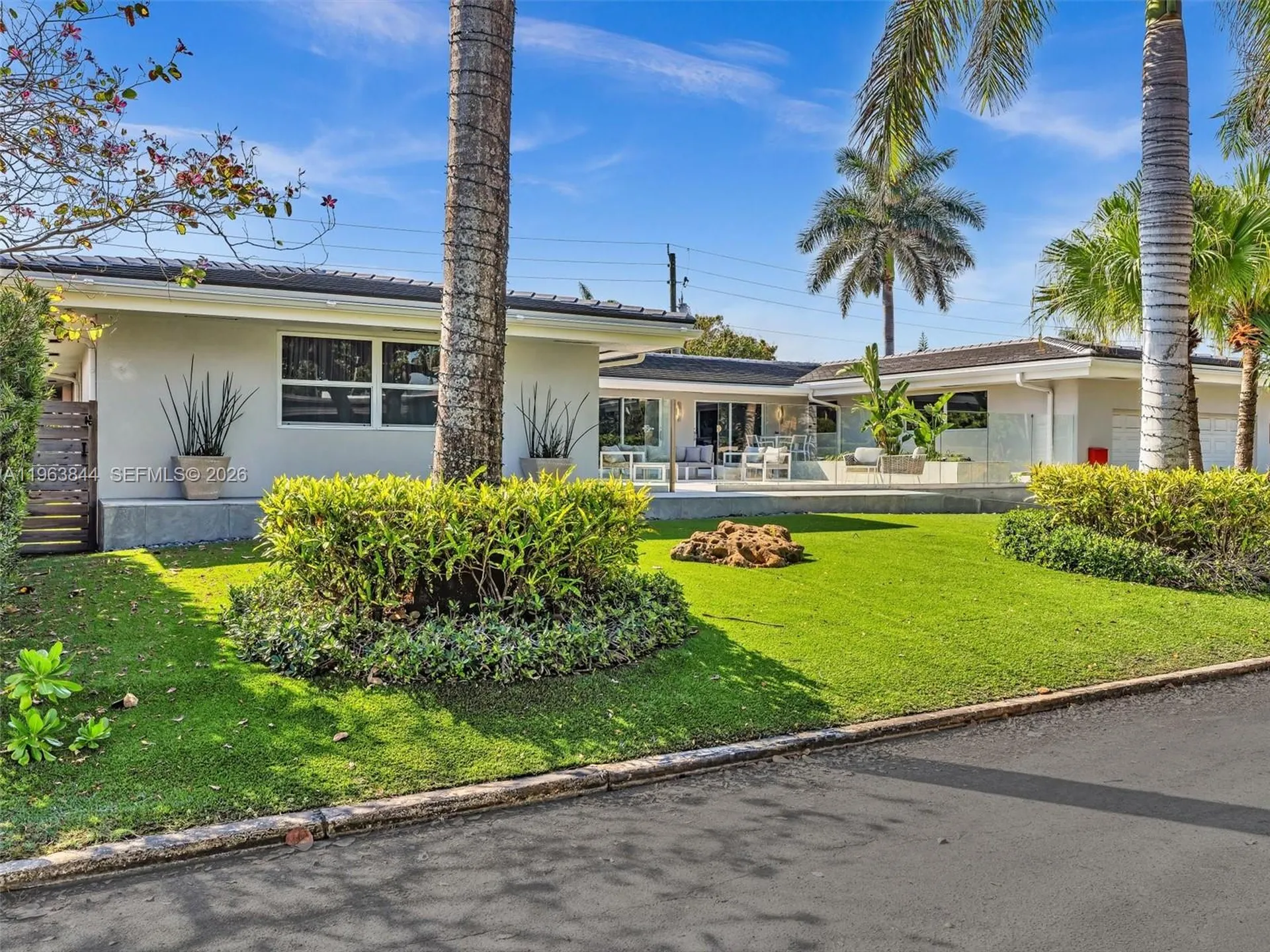 840 S Southlake Drive Hollywood FL 33019