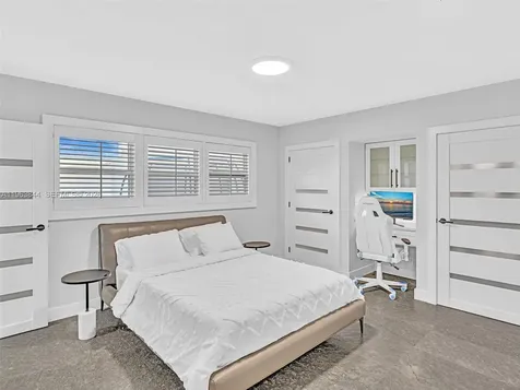 840 S Southlake Drive Hollywood FL 33019