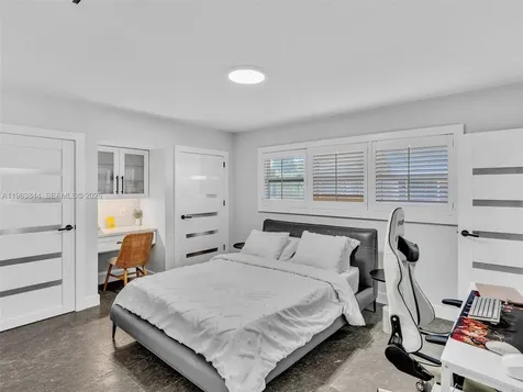 840 S Southlake Drive Hollywood FL 33019