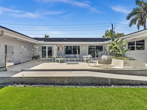 840 S Southlake Drive Hollywood FL 33019