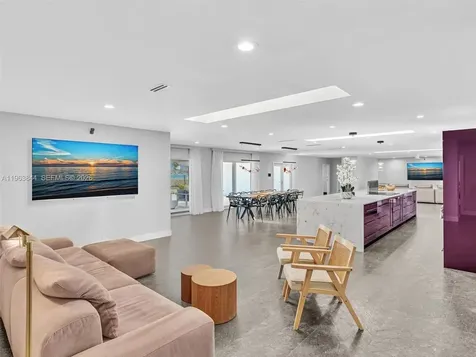 840 S Southlake Drive Hollywood FL 33019