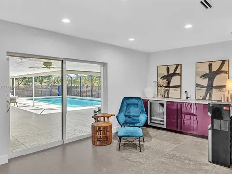 840 S Southlake Drive Hollywood FL 33019