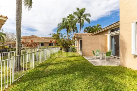 15832 SW 10th Street Pembroke Pines FL 33027