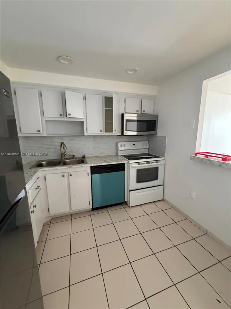 16950 W Dixie Highway A526 Highway North Miami Beach FL 33160