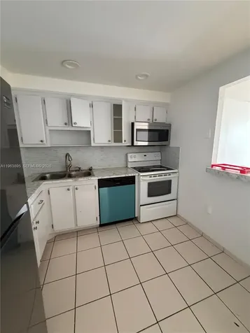 16950 W Dixie Highway A526 Highway North Miami Beach FL 33160
