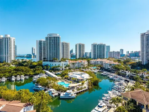 4100 Island Boulevard Aventura FL 33160