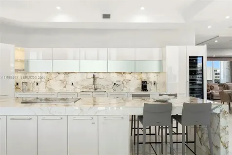 4100 Island Boulevard Aventura FL 33160