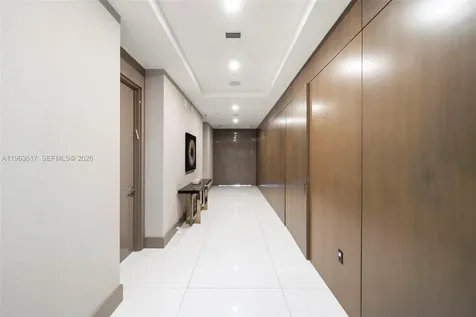 4100 Island Boulevard Aventura FL 33160