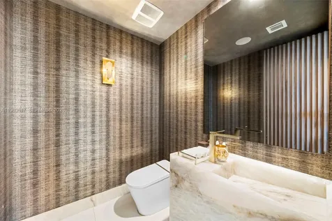4100 Island Boulevard Aventura FL 33160