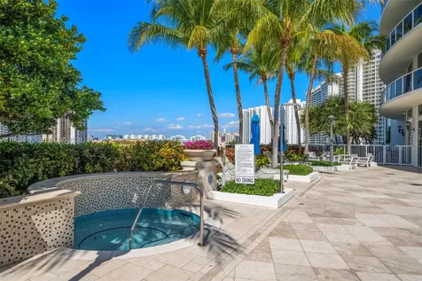 4100 Island Boulevard Aventura FL 33160