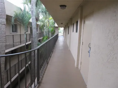 8025 SW 107 Avenue Miami FL 33173